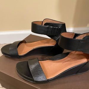 Gentle souls by Kenneth Cole Gianna wedge sandal with ankle strap